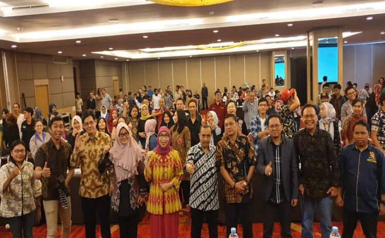 Workshop Peningkatan Profesionalisme SDM Penyiaran “Memantapkan Kualitas SDM sebagai Garansi Kualitas Siaran yang Berdaya Jual Tinggi di Era Multiplatform”  di Bandung